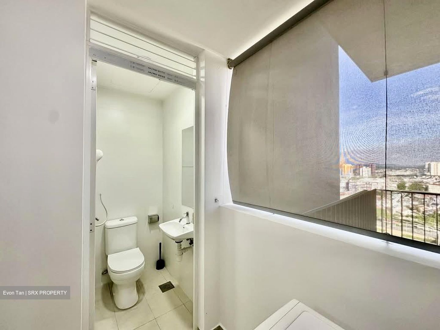 Sky Vue (D20), Condominium #593835651